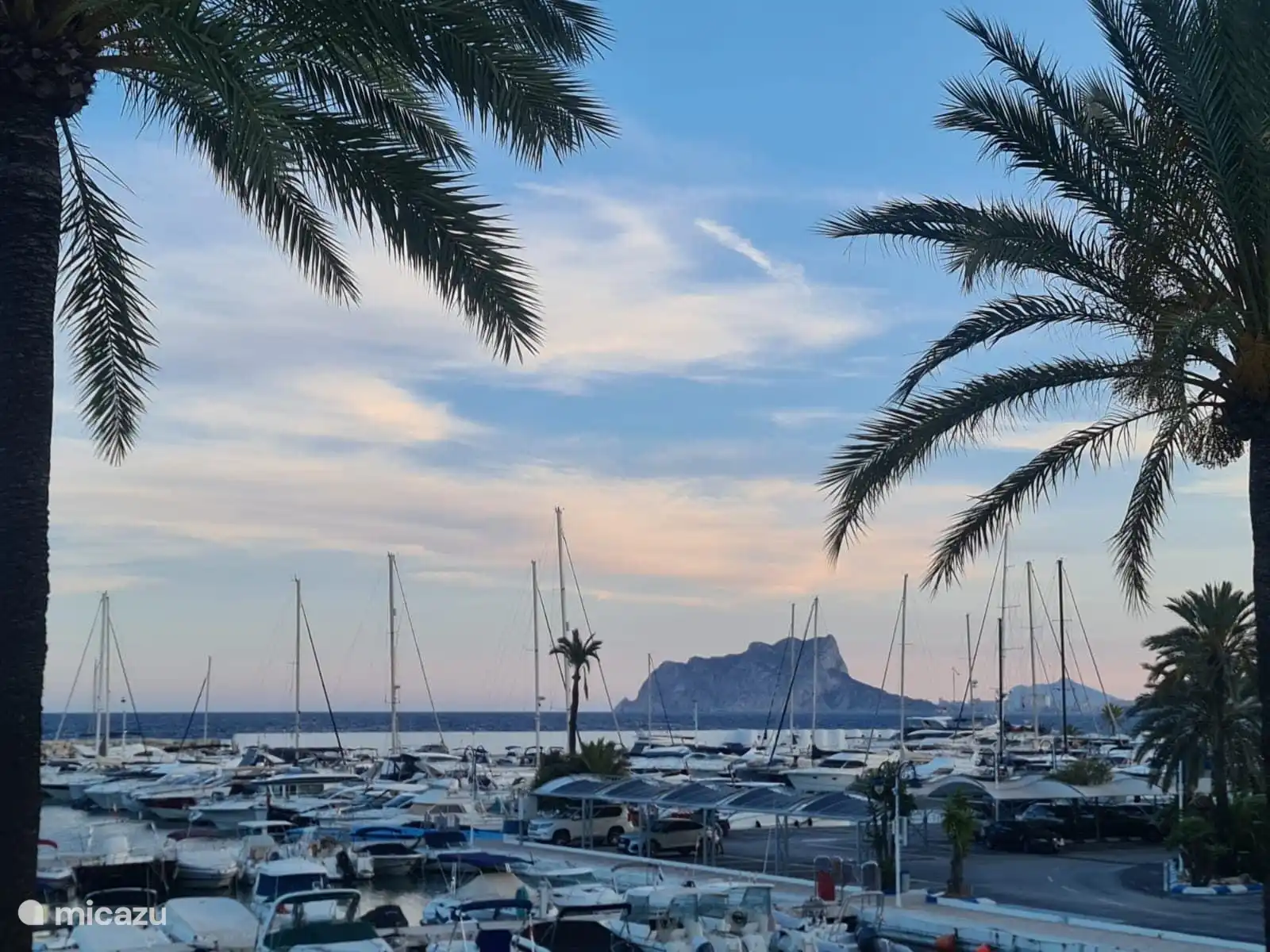 La marina à quelques pas ou en voiture.