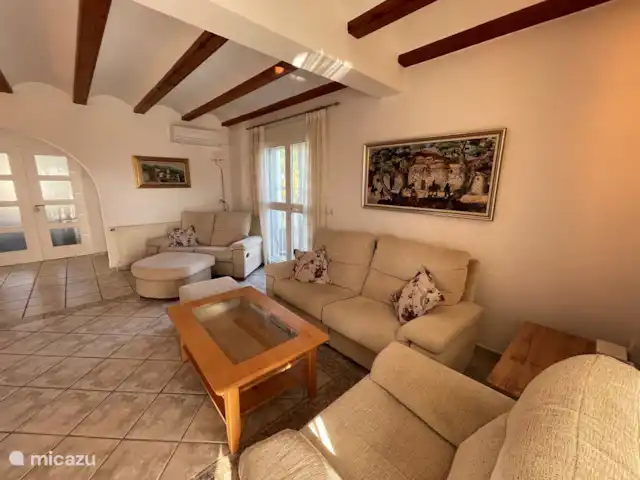 Villa, très bien situé, piscine privée | Espagne, Costa Blanca, Moraira - villa L'endroit idéal pour une partie de cartes, une conversation agréable ou une soirée avec un livre.