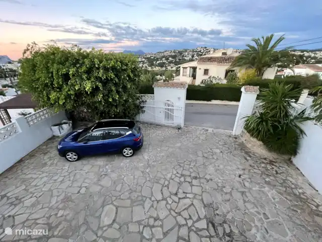 Villa, très bien situé, piscine privée | Espagne, Costa Blanca, Moraira - villa Grand parking pouvant accueillir jusqu'à quatre voitures.