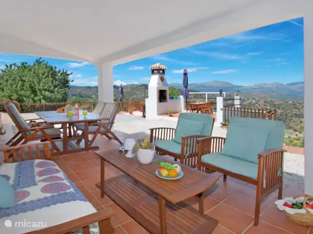 Casa Kambó en España, Costa del Sol, Comares - villa La temperatura aquí es agradable durante todo el año, por lo que casi siempre se puede disfrutar al aire libre.