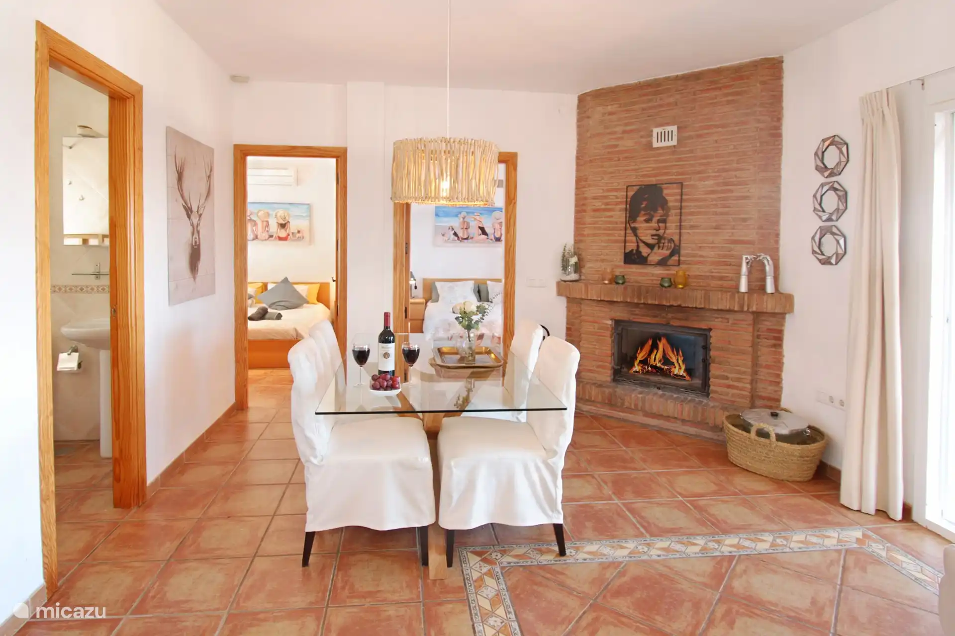 Comer en su interior también tiene su encanto.