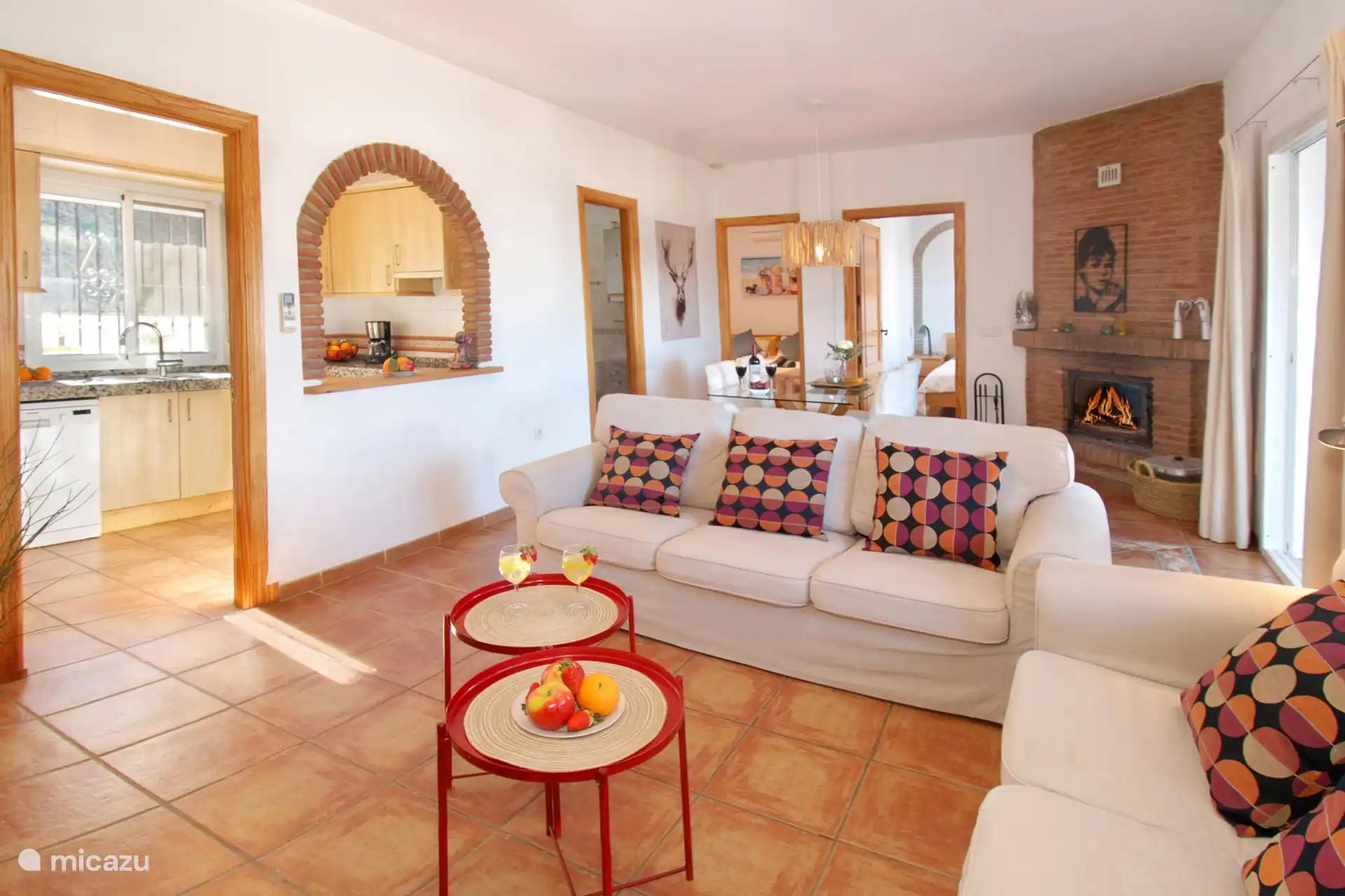 Una cocina semiabierta da la bienvenida a nuestros príncipes y princesas de cocina.