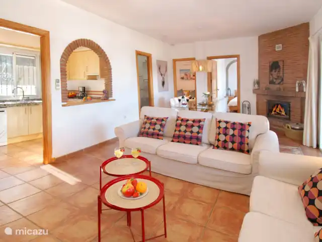 Casa Kambó en España, Costa del Sol, Comares - villa Una cocina semiabierta da la bienvenida a nuestros príncipes y princesas de cocina.
