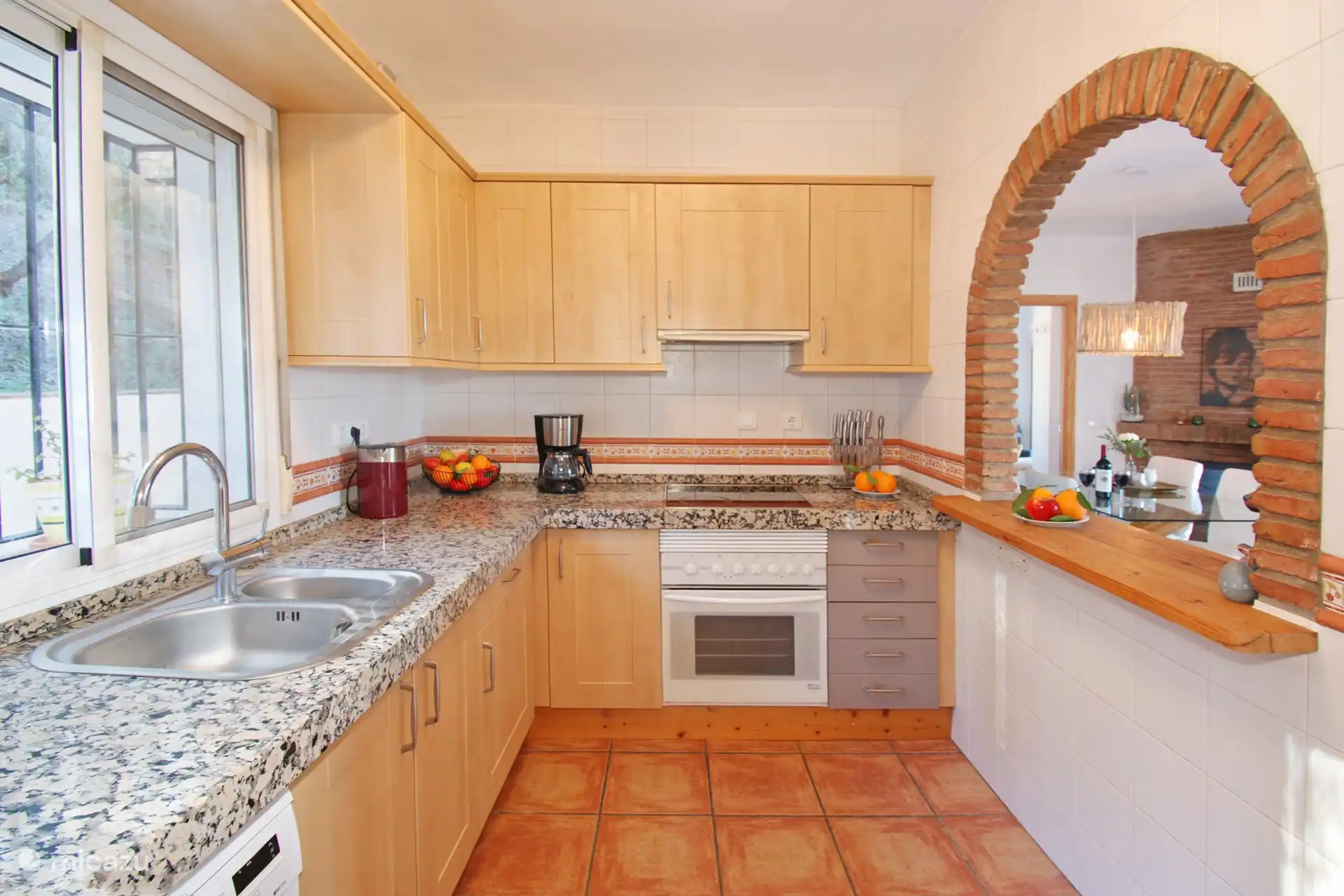 Una cocina americana amplia y luminosa para su comodidad.