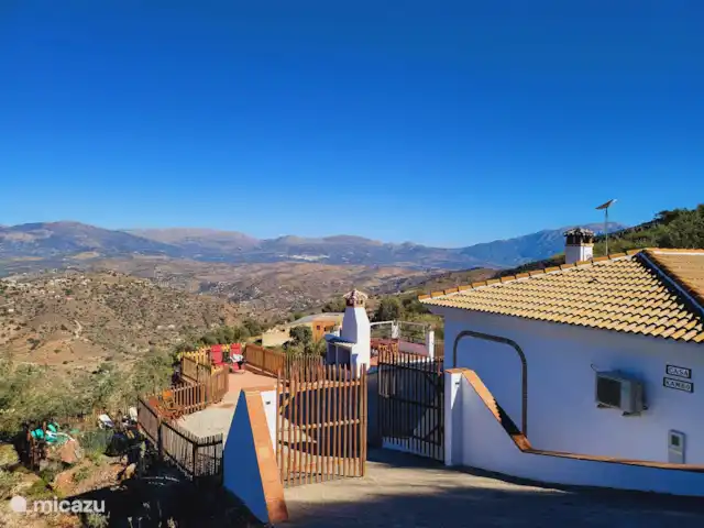 Casa Kambó en España, Costa del Sol, Comares - villa Vive tus vacaciones de ensueño en Casa Kambo, en un hermoso entorno natural y, sin embargo, a solo 4 km del hermoso pueblo andaluz encalado de Comares.