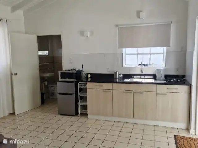 Location de Vacances Curaçao, Banda Ariba (est), Seru Bottelier, maison de vacances - Kasita blanku à la Villa Perla cuisine