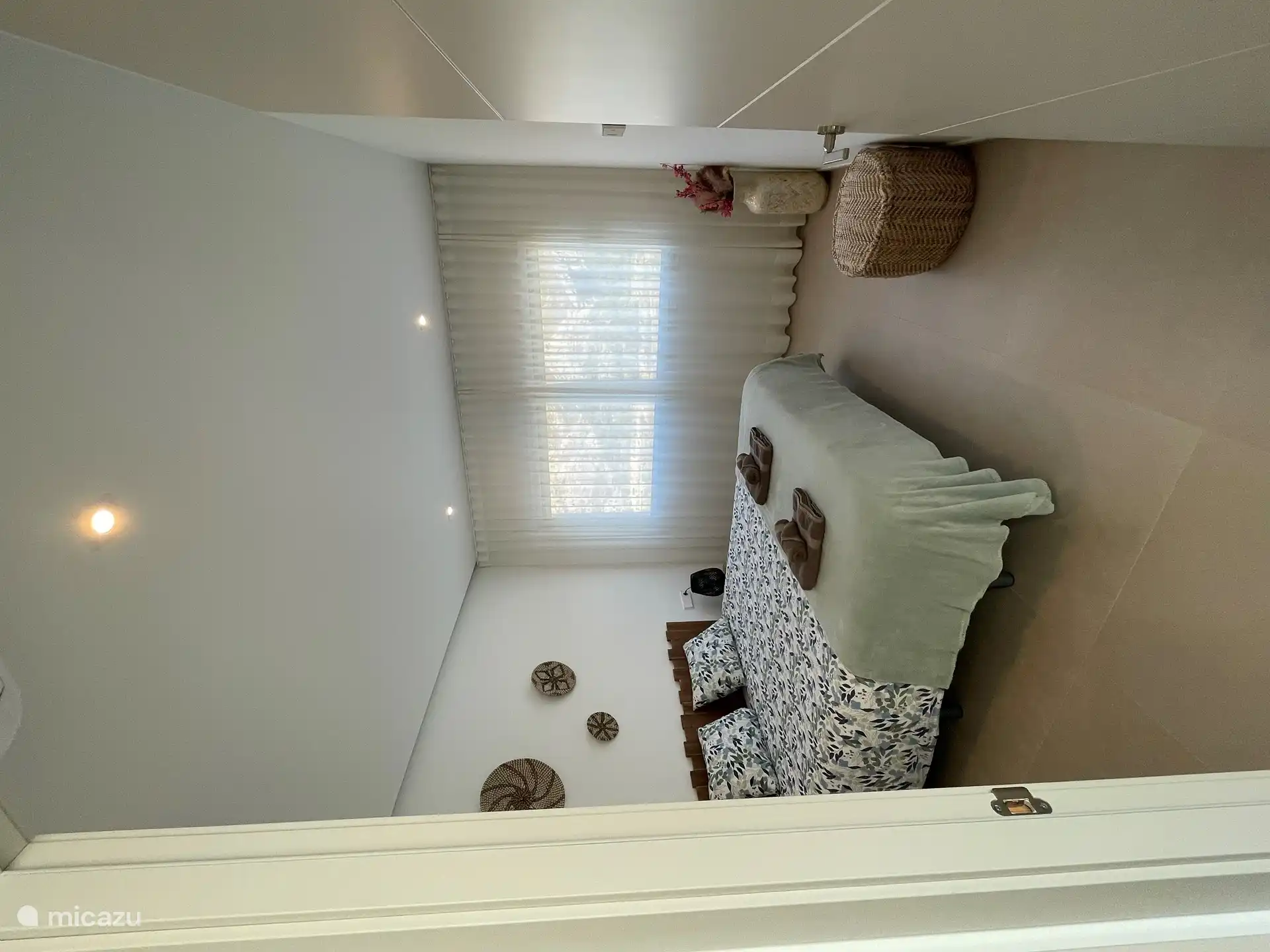 Schlafzimmer 3 - 1. Stock - 2 Pers 180 x 200 - Klimaanlage - Moskitonetz + Rolll&#228;den