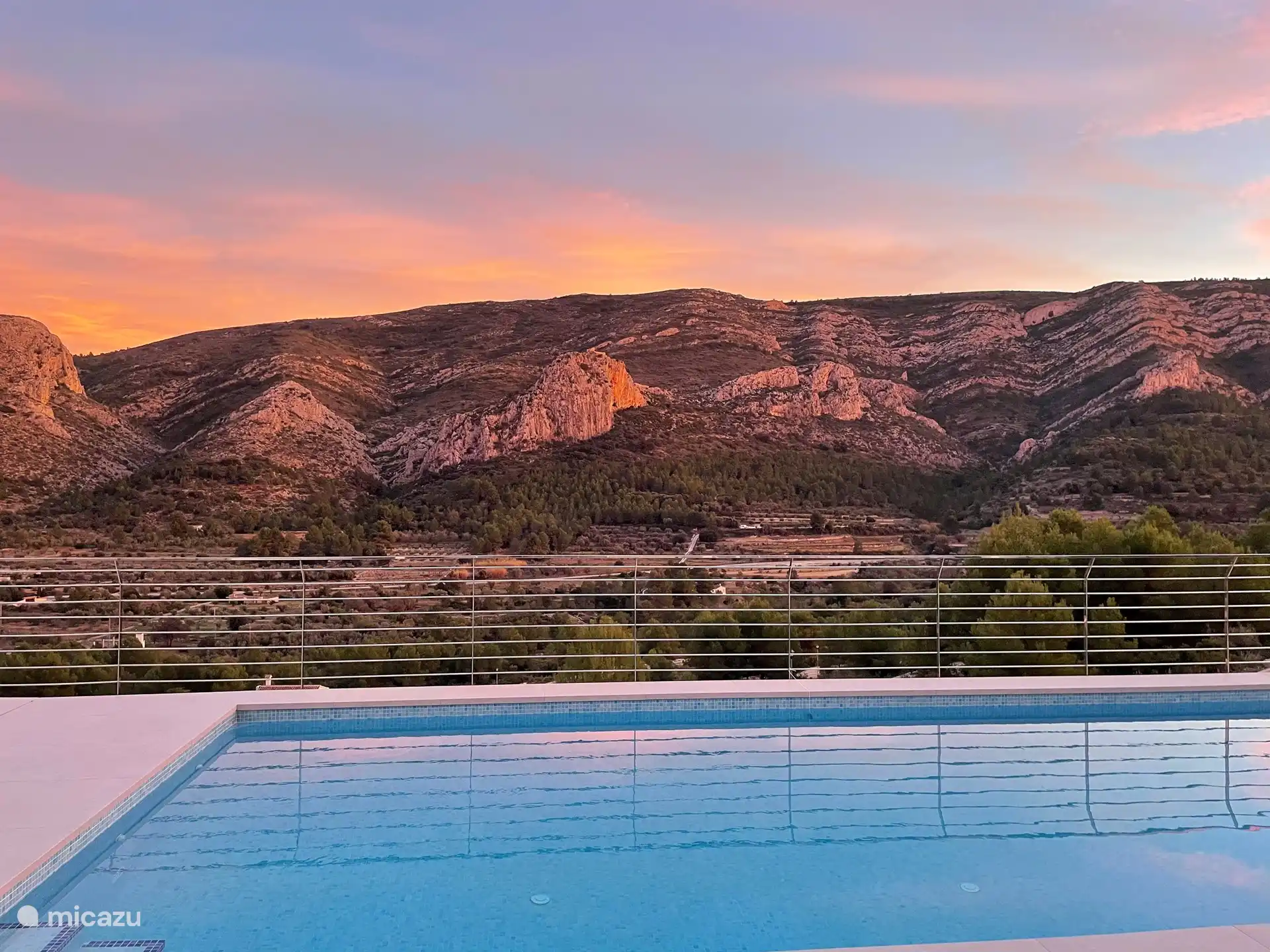 Monte Pedreguer in der Abendd&#228;mmerung