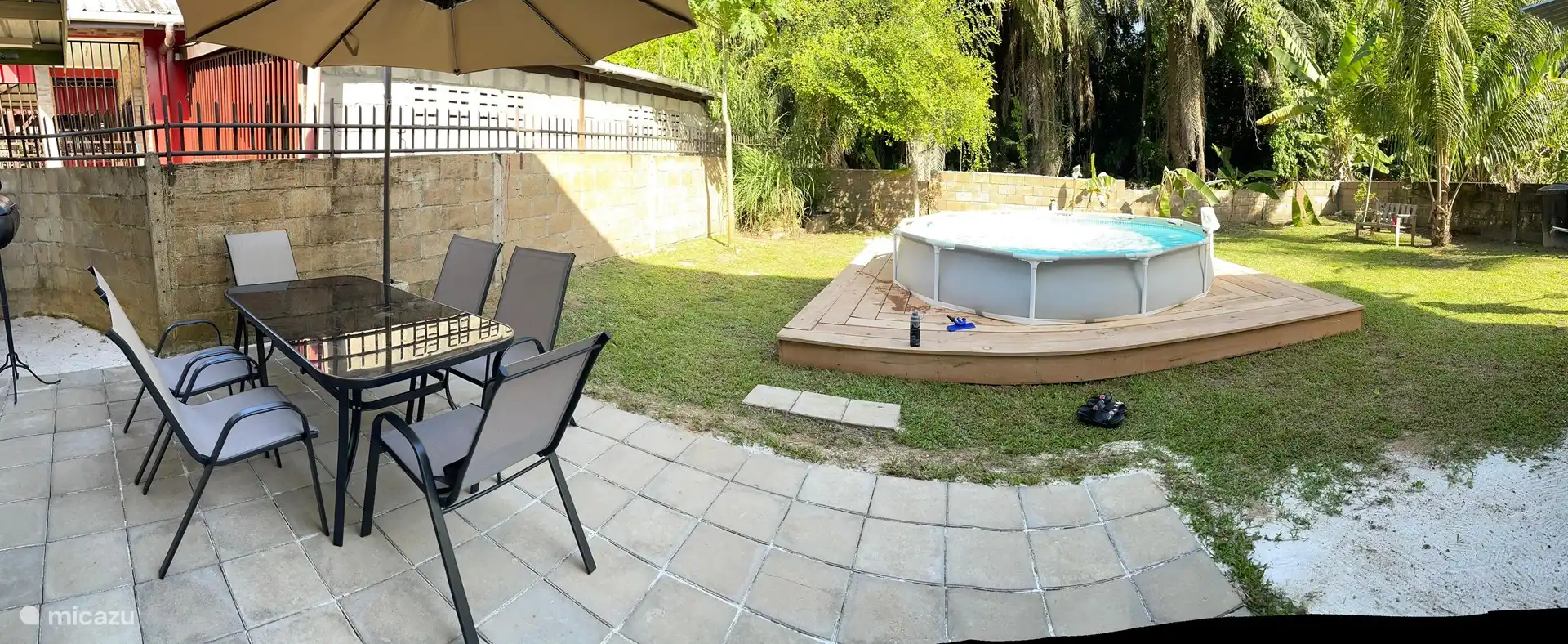 Swimming pool with terrace