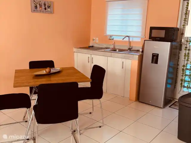 Location de Vacances Curaçao, Curaçao-Centre, Mahuma, appartement - Appartement de vacances Sol Cuisine et salle à manger