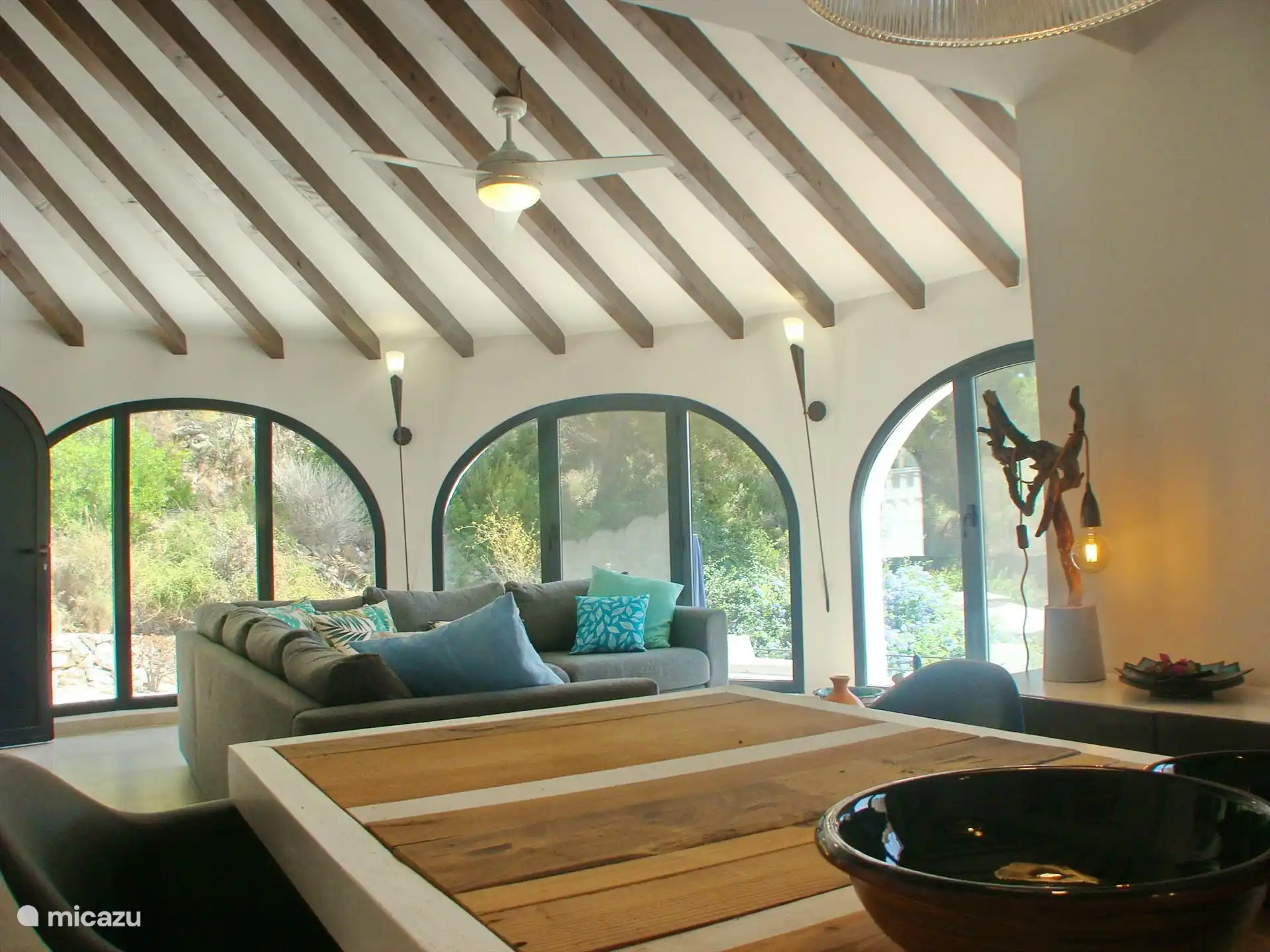 Blick ins Wohnzimmer