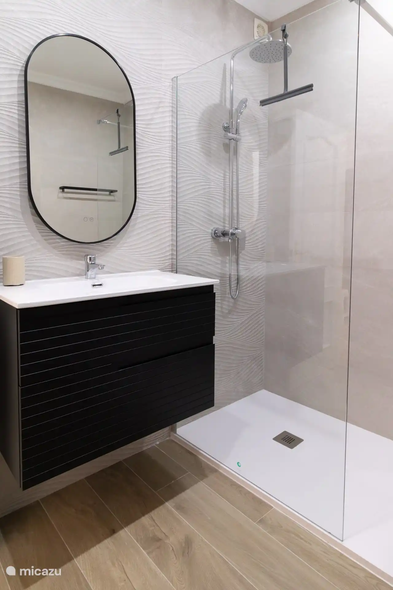 Badezimmer im Schlafzimmer 2