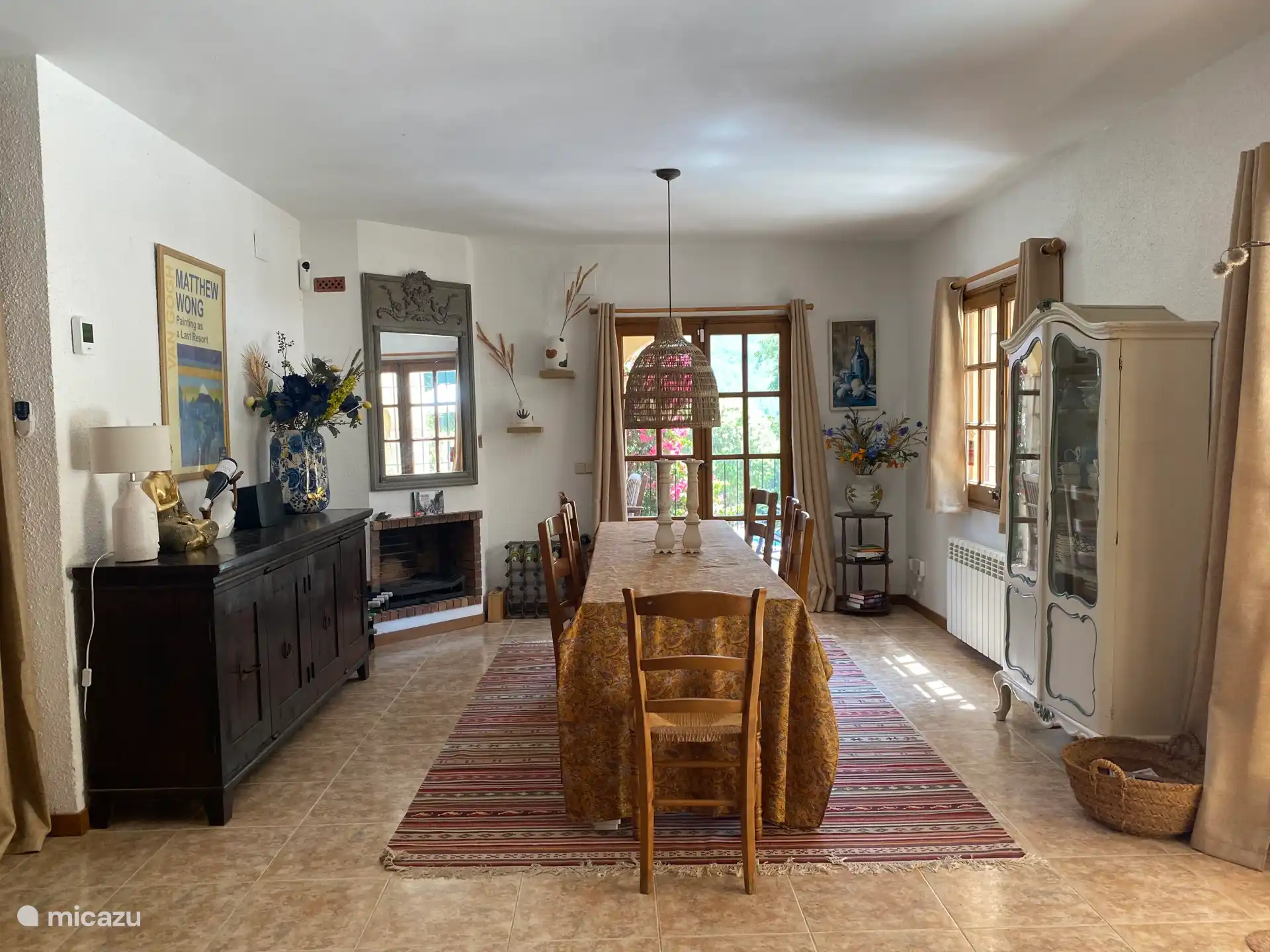 Dining area in the spacious living room 