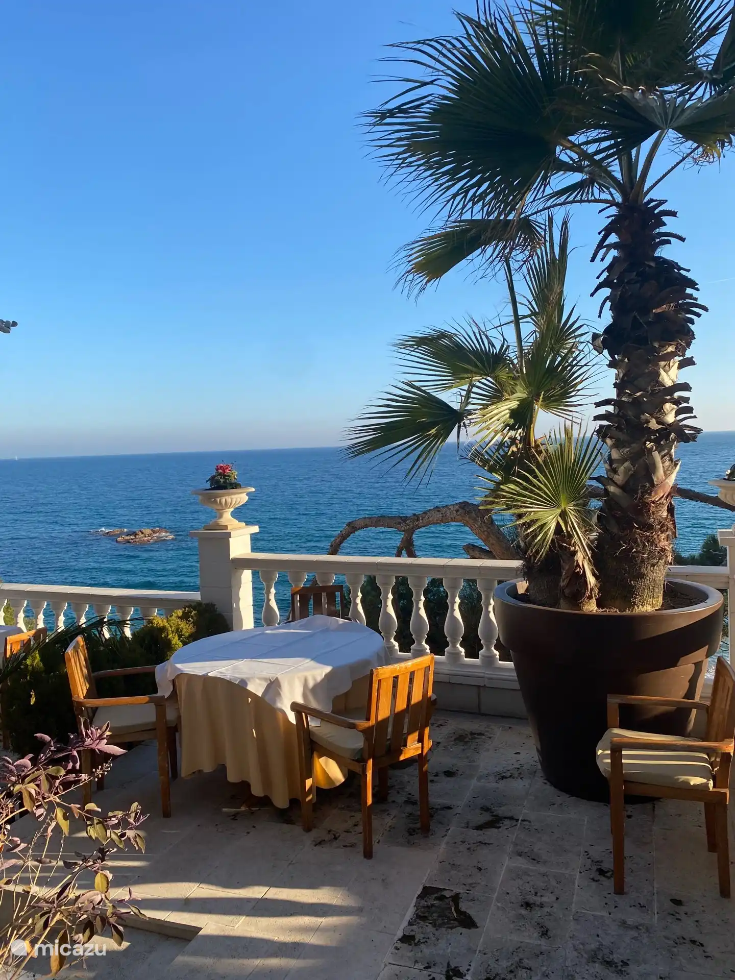 Romantic dining on the coast (Playa de Aro)