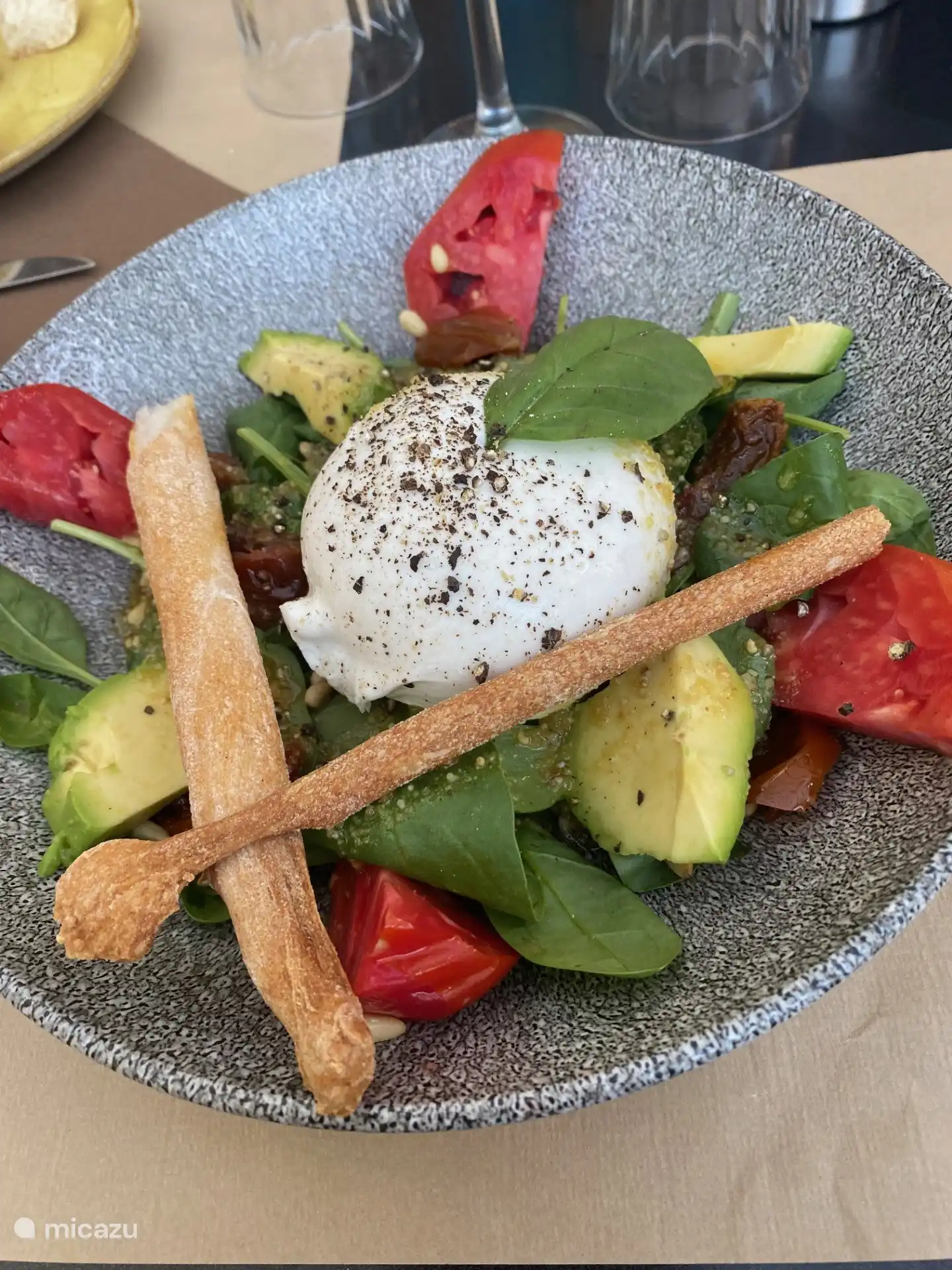 You can eat delicious food anywhere!