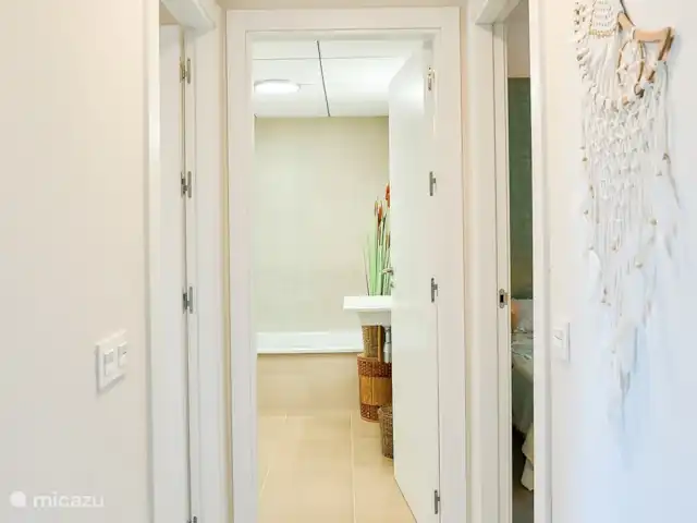 DB01 Maison Zen | Espagne, Costa del Sol, Torrox-Costa - appartement couloir vers les chambres