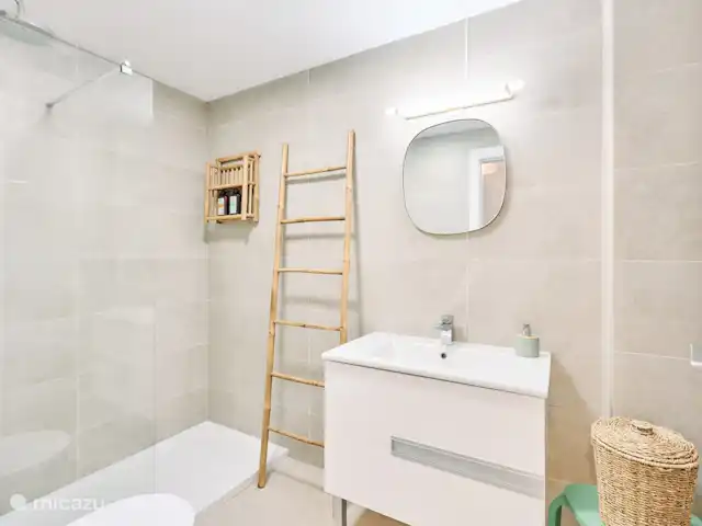 DB01 Maison Zen | Espagne, Costa del Sol, Torrox-Costa - appartement lavabo et douche à l'italienne