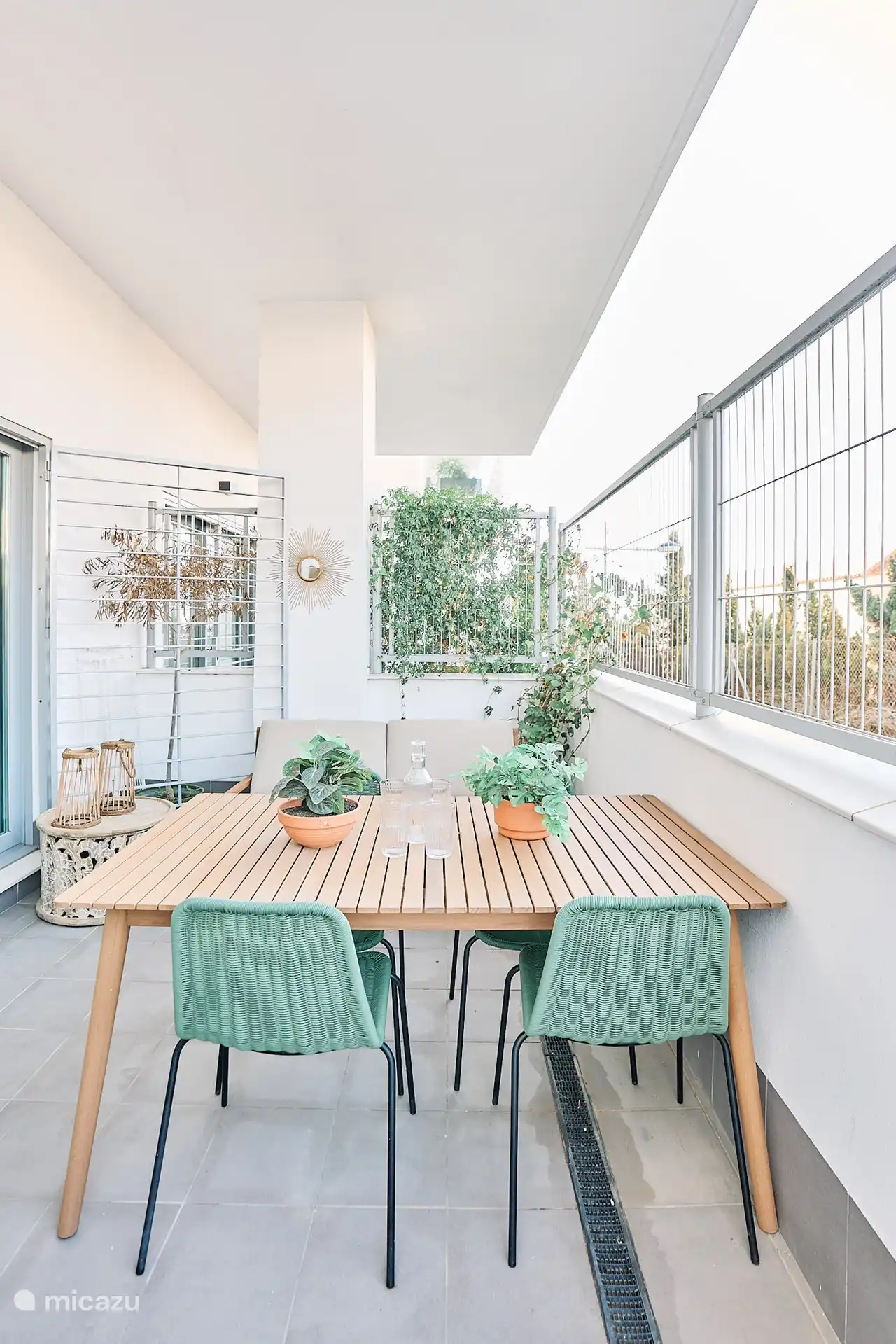 Terrasse mit Essbereich