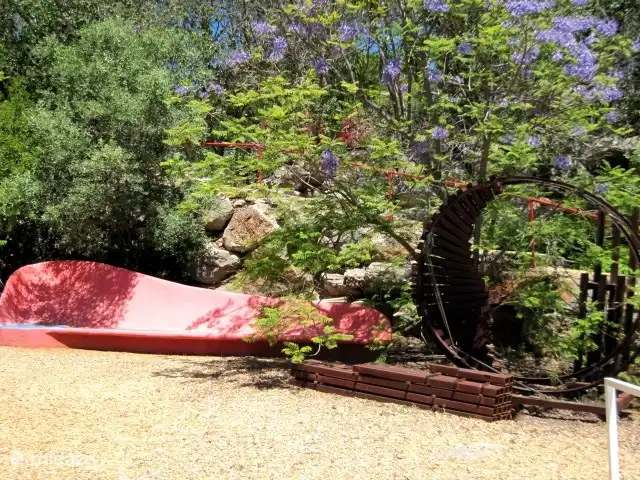 Maison du Théâtre | Portugal, Algarve, Tavira - maison de vacances Un objet d’art dans le complexe à la porte d’entrée de l’atelier
La roue de Pandorra.