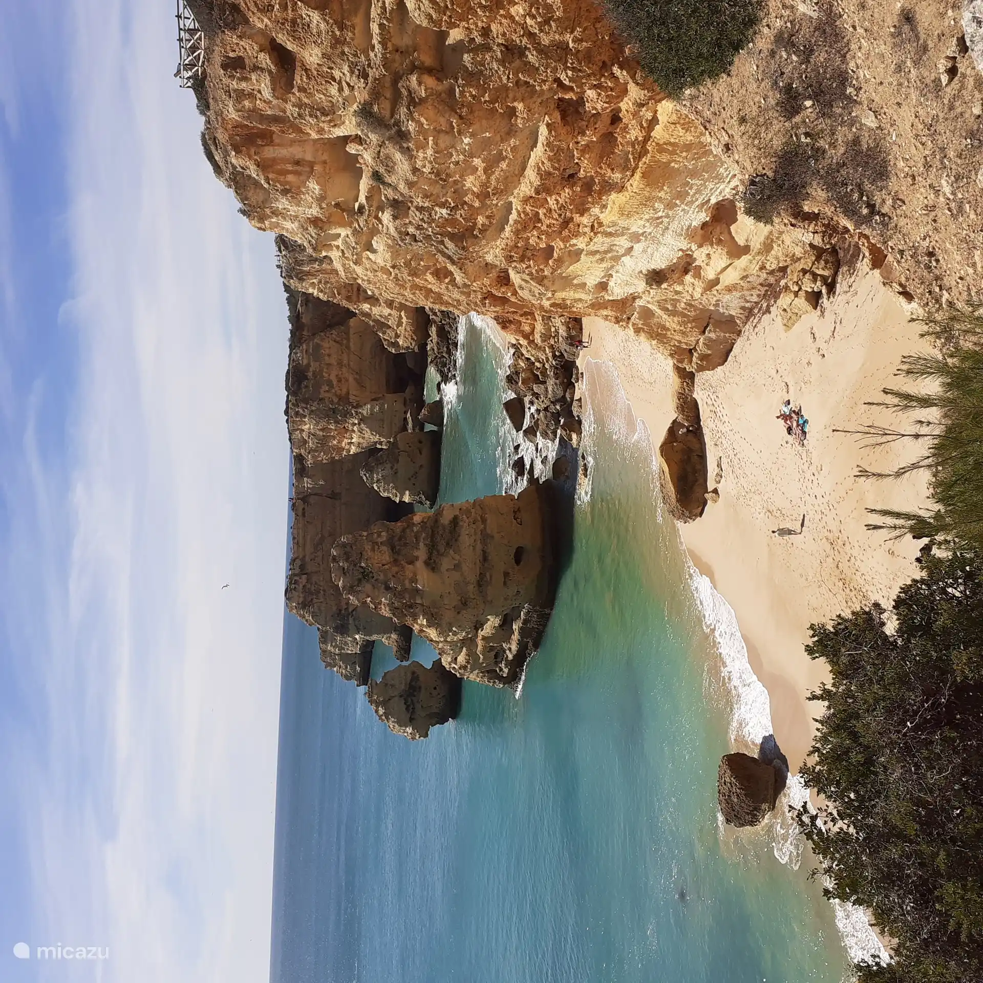 Unser Umland ist etwas ganz besonderes-hier die Felsenkueste bei   Falesia.