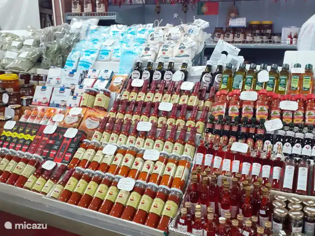 Maison du Théâtre | Portugal, Algarve, Tavira - maison de vacances Aperçu d’une sélection de produits en 
 l’une des plus belles halles de marché de Loulé. Vaut vraiment le détour !