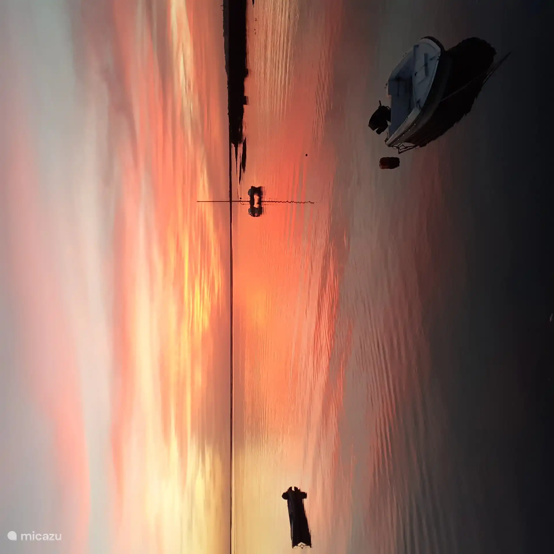 Sonnenuntergang von einer Bootstour aus fotografiert- Wunderschoen.