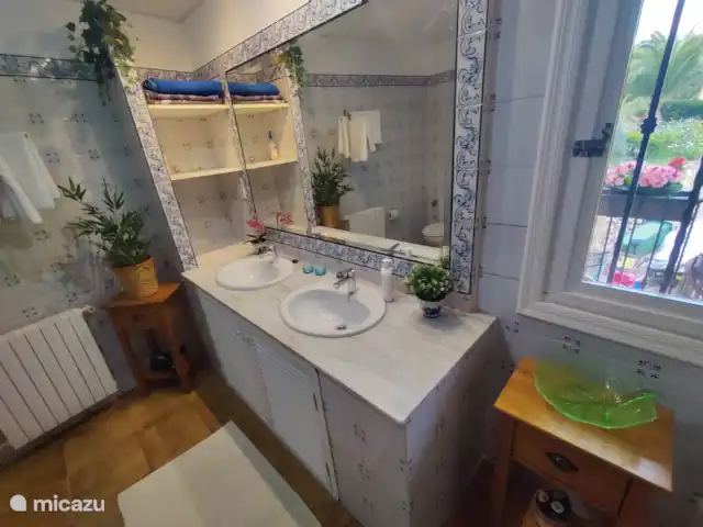 Location de Vacances Espagne, Valence, Monserrat, studio - Casa MuchoMas-Loft, Valence 25 min. Loft salle de bain