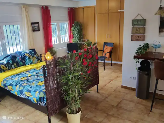Location de Vacances Espagne, Valence, Monserrat, studio - Casa MuchoMas-Loft, Valence 25 min. Lit spacieux.
