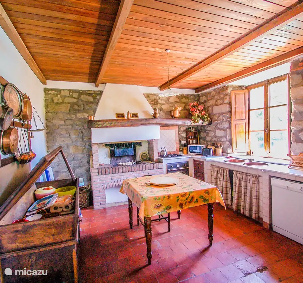 Huis met privé zwembad bij Lucca