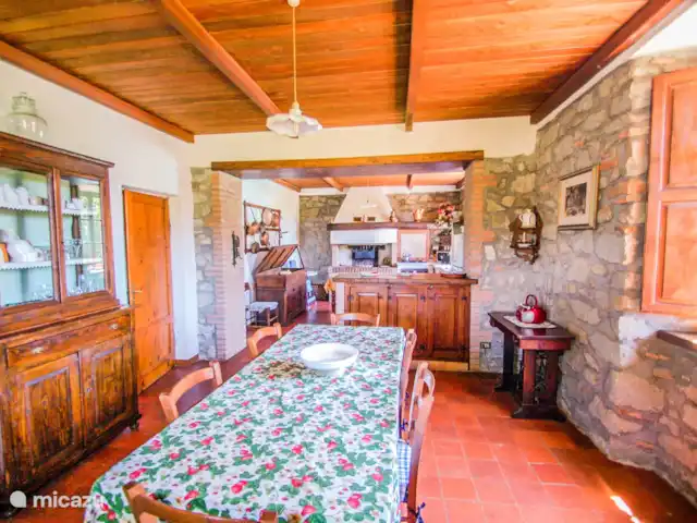 Location de Vacances Italie, Toscane, Villa Collemandina, villa - Maison avec piscine privée près de Lucques