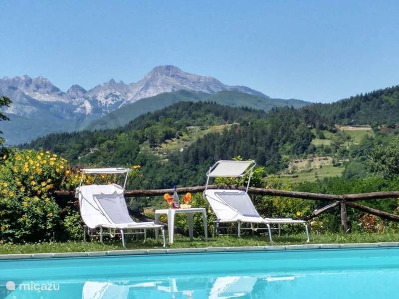 Vakantiehuis Italië, Toscane, Villa Collemandina Villa Huis met privé zwembad bij Lucca
