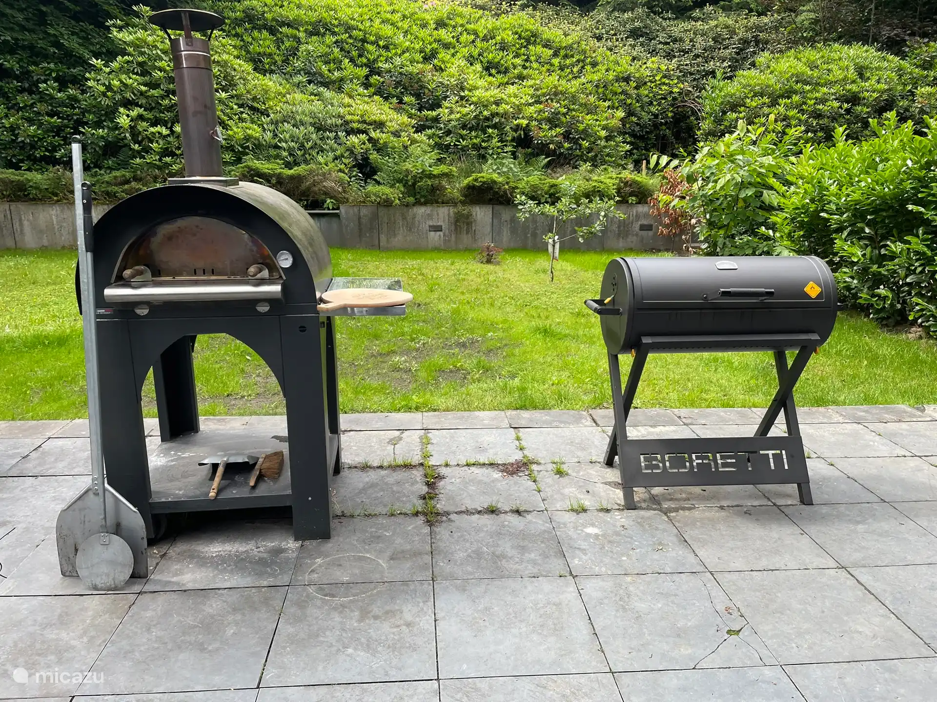 BBQ beschikbaar - pizza-oven kan gehuurd worden