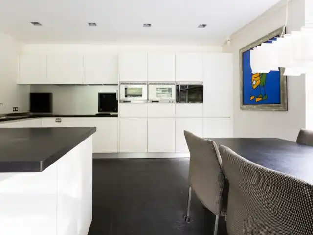 HoraHomes Hébergement de groupe | Pays-Bas, Gueldre, Bennekom - maison de vacances Cuisine avec table à manger dans la Villa