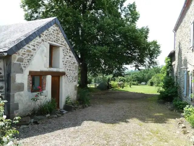 Maison de vacances Villejaleix | France, Allier, Saint-Fargeol - gîte / cottage Pour un séjour inoubliable, nous vous proposons désormais également une maison d'hôtes supplémentaire, afin que vous puissiez profiter d'intimité et de confort au milieu d'une nature luxuriante.