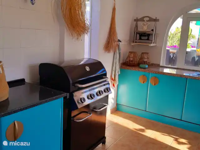 Beso de Luna | Espagne, Costa Blanca, Calpe - villa Grande cuisine extérieure, endroit pour ranger les vélos