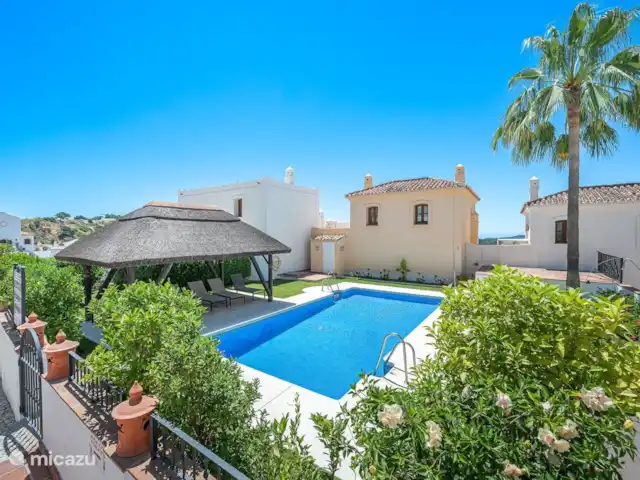 Casa Rosado | Espagne, Costa del Sol, Benahavis - bungalow La maison dispose d'une piscine commune.