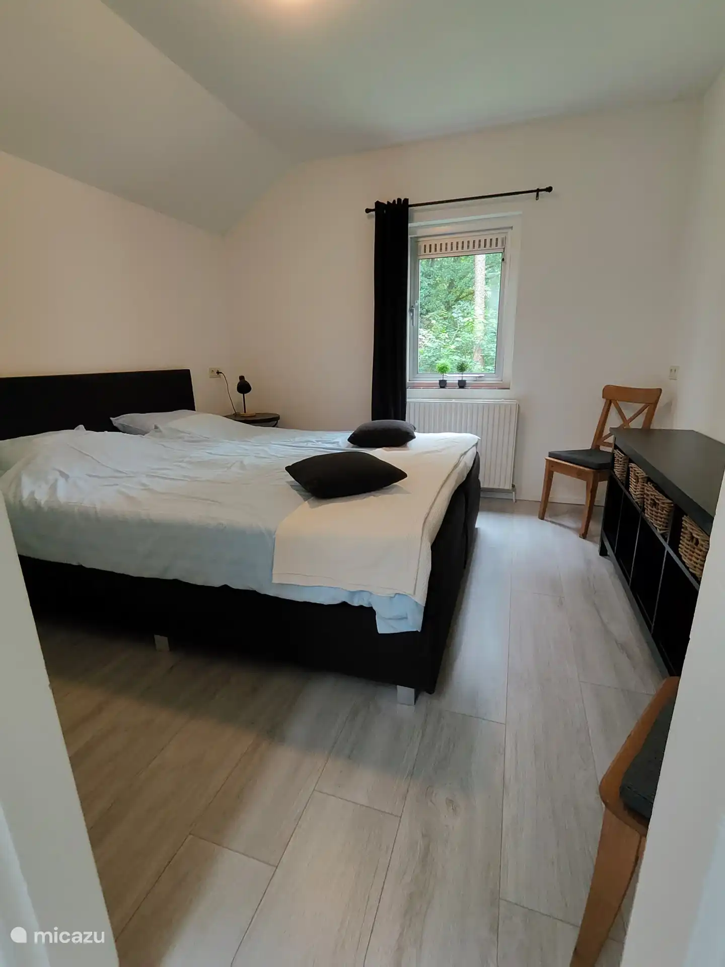 Schlafzimmer 1 wieder - Kingsize-Doppelbett 180x220cm - Babbel