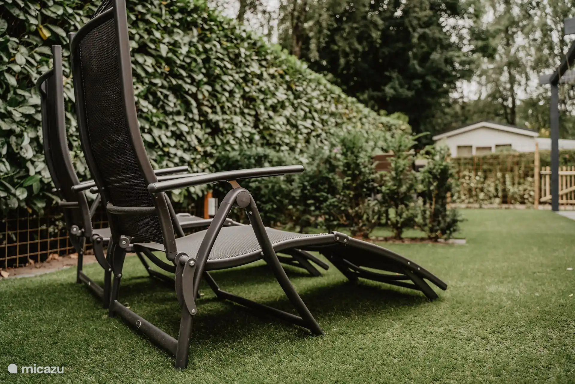 Schöne Sonnenliegen