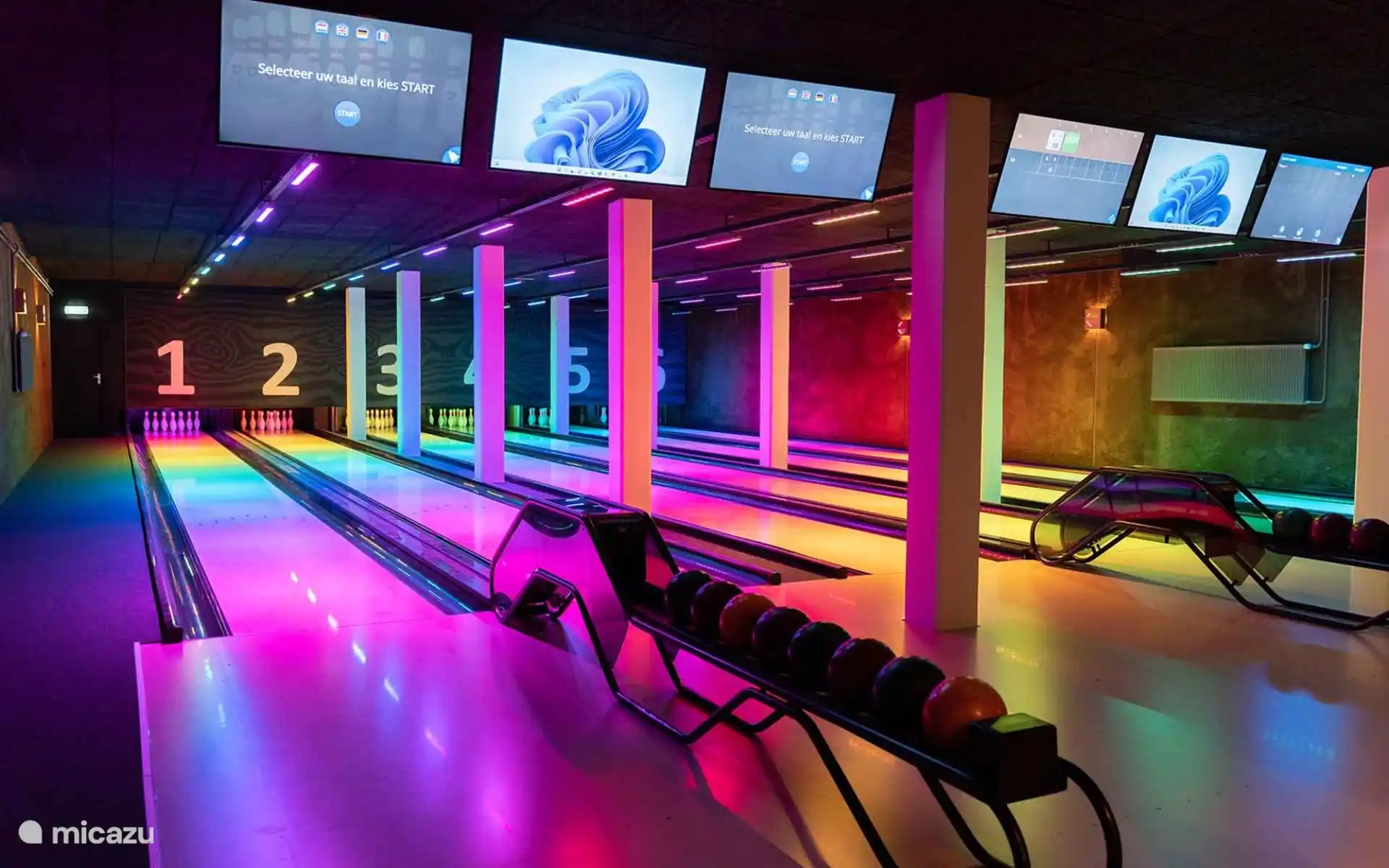 Bowlingbahnen können im Park gemietet werden