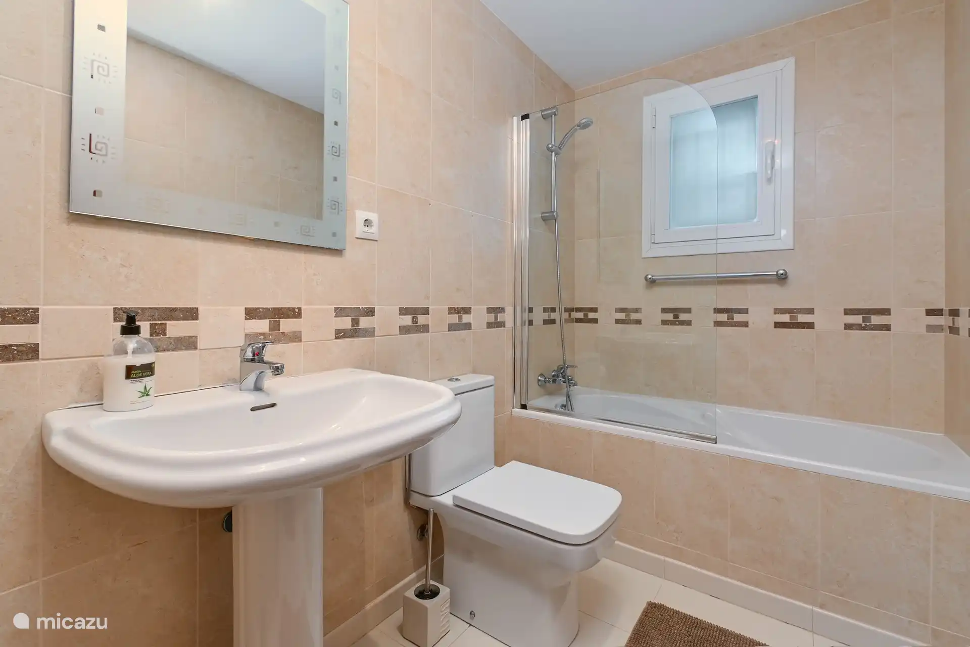 Badkamer 2 voor slaapkamer 2 en 3