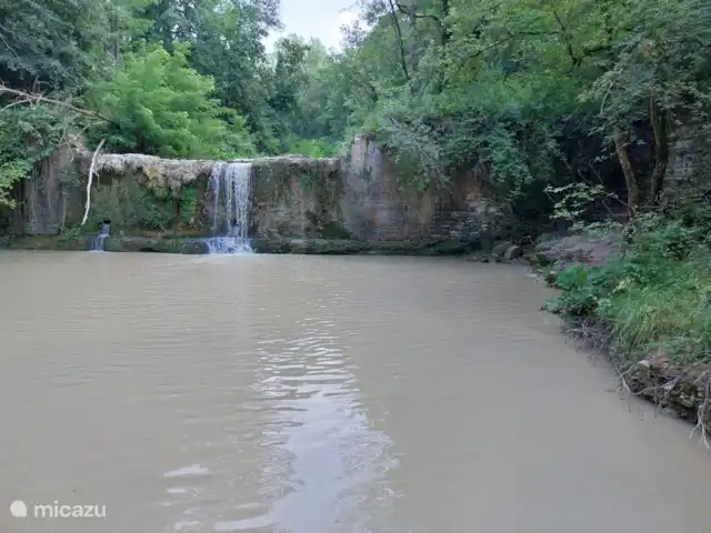 casa vacacional en Italia, Umbría, Asís  – Casa vacanza Ponte Marchetto Hay a poca distancia a pie dentro de 30 a 45 minutos del apartamento algunos hermosos lagos naturales en medio del bosque, donde se puede nadar.
