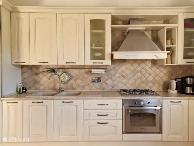 casa vacacional en Italia, Umbría, Asís  – Casa vacanza Ponte Marchetto Su cocina de lujo equipada con un montón de comodidades para cocinar.
