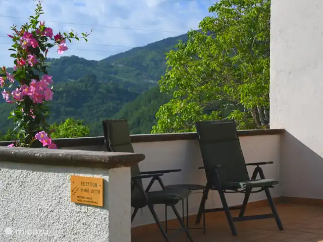 casa vacacional en Italia, Umbría, Asís  – Casa vacanza Ponte Marchetto Disfruta de tu propia terraza.