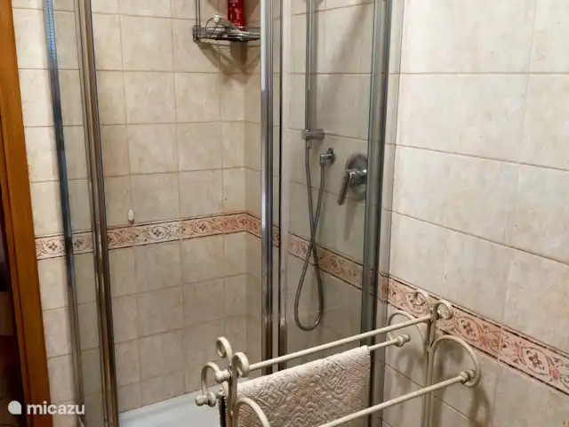 casa vacacional en Italia, Umbría, Asís  – Casa vacanza Ponte Marchetto La cabina de ducha.