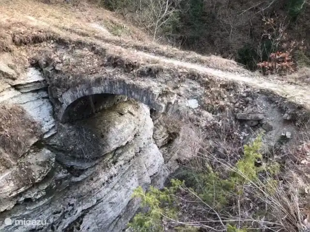 casa vacacional en Italia, Umbría, Asís  – Casa vacanza Ponte Marchetto Il Ponte Cavaliero, también un puente medieval sobre el Fosso Cavaliero, que termina en el Fosso Marchetto.