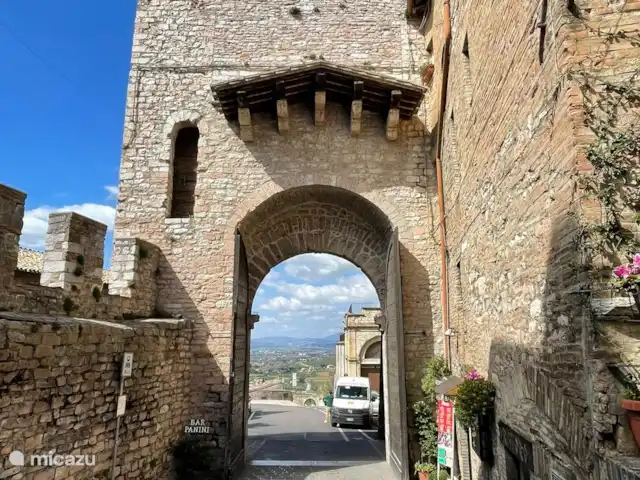 casa vacacional en Italia, Umbría, Asís  – Casa vacanza Ponte Marchetto La puerta de entrada de Asís a la Costa di Trex.