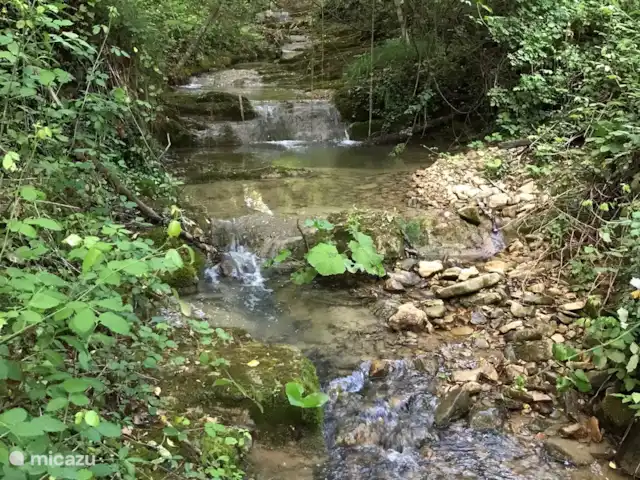casa vacacional en Italia, Umbría, Asís  – Casa vacanza Ponte Marchetto Numerosos manantiales brotan en los flancos del Monte Subasio.