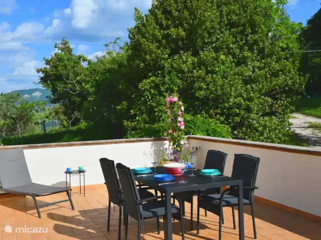 casa vacacional en Italia, Umbría, Asís  – Casa vacanza Ponte Marchetto Mucha libertad y privacidad en su propia terraza