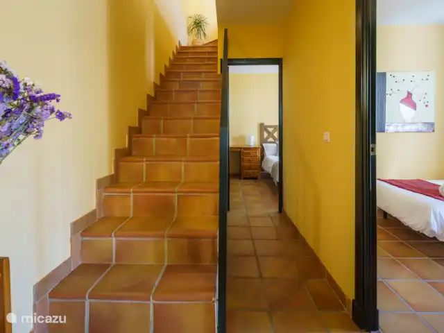 Location de Vacances Espagne, Andalousie, Aracena, gîte / cottage - Maison La Buganvilla 1 Aracena Couloir vers les chambres