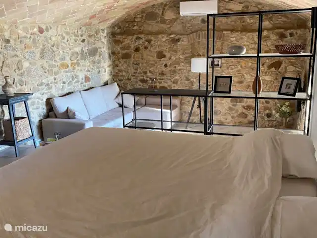 Location de Vacances Espagne, Costa Brava, Llagostera, appartement - Appartement Can Massanet Sol Chambre sous un autre angle avec vue sur le séjour
